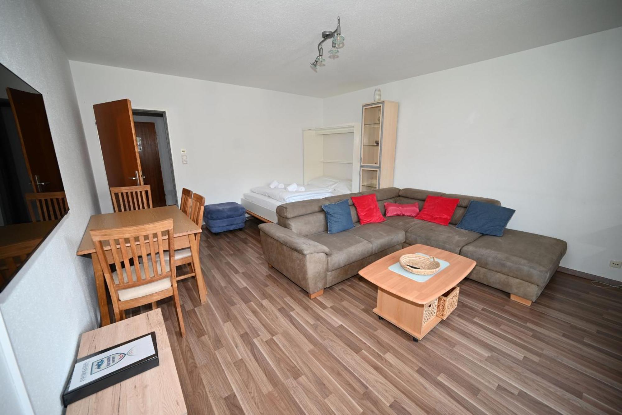Apartement Karen Top 35 - By Four Seasons Apartments カプルーン エクステリア 写真