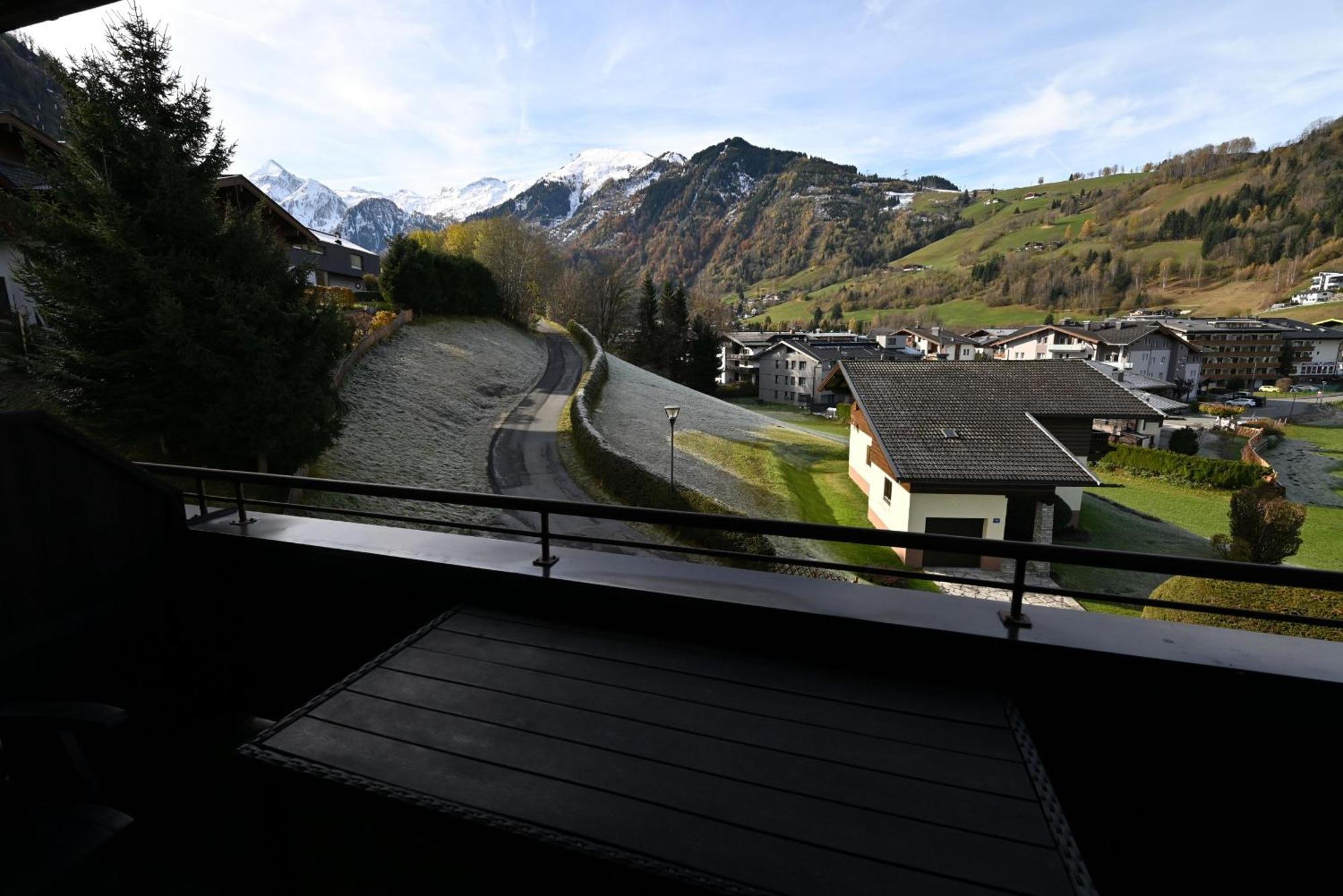 Apartement Karen Top 35 - By Four Seasons Apartments カプルーン エクステリア 写真